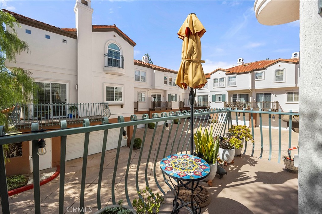 LIVING ROOM BALCONY