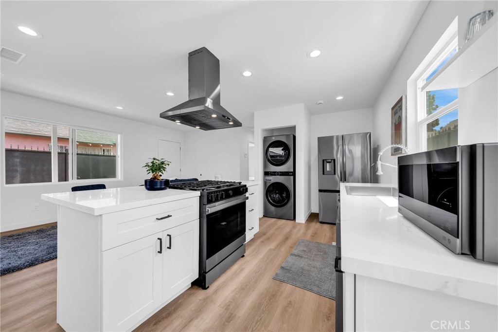 9611 S Vermont Ave, Los Angeles, CA 90044