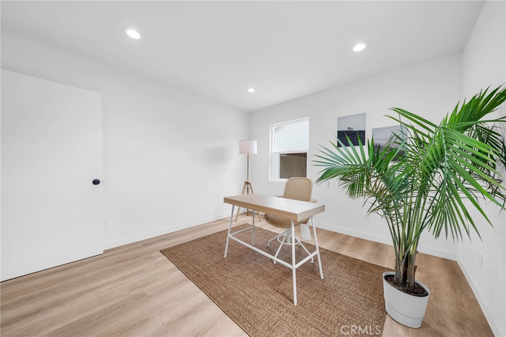 9611 S Vermont Ave, Los Angeles, CA 90044