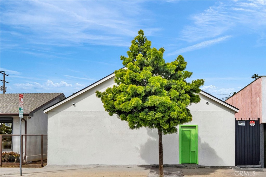 9611 S Vermont Ave, Los Angeles, CA 90044