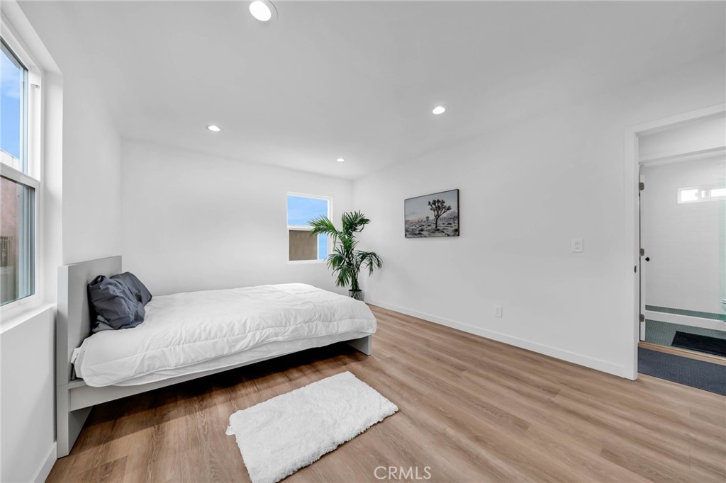 9611 S Vermont Ave, Los Angeles, CA 90044