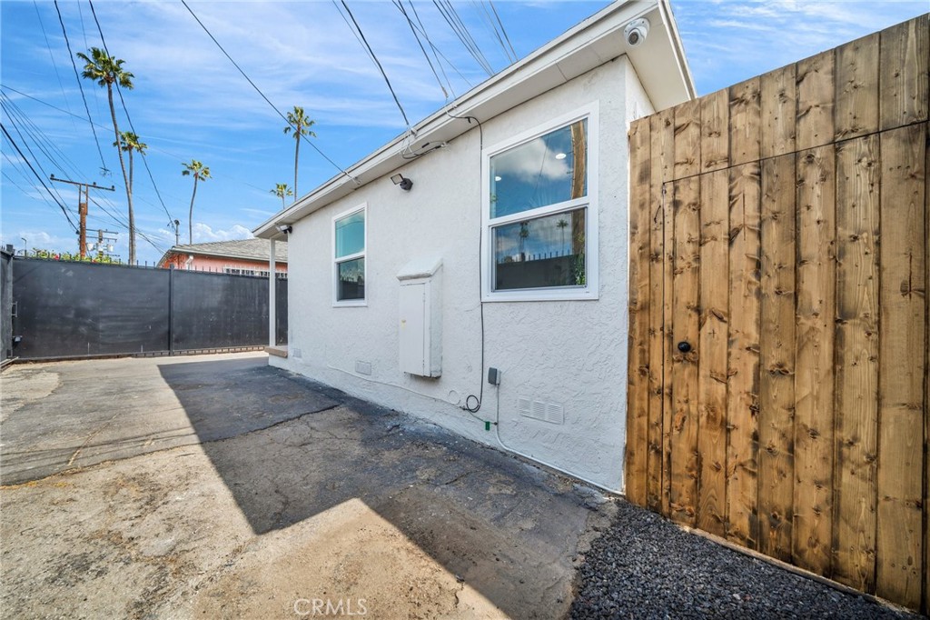 9611 S Vermont Ave, Los Angeles, CA 90044