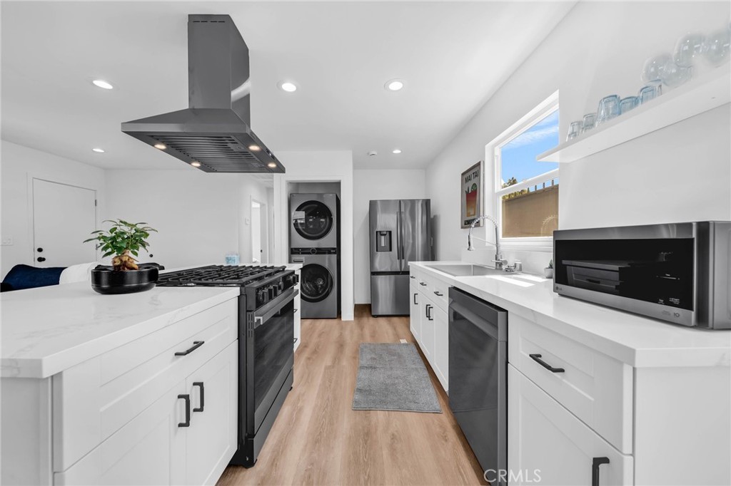 9611 S Vermont Ave, Los Angeles, CA 90044