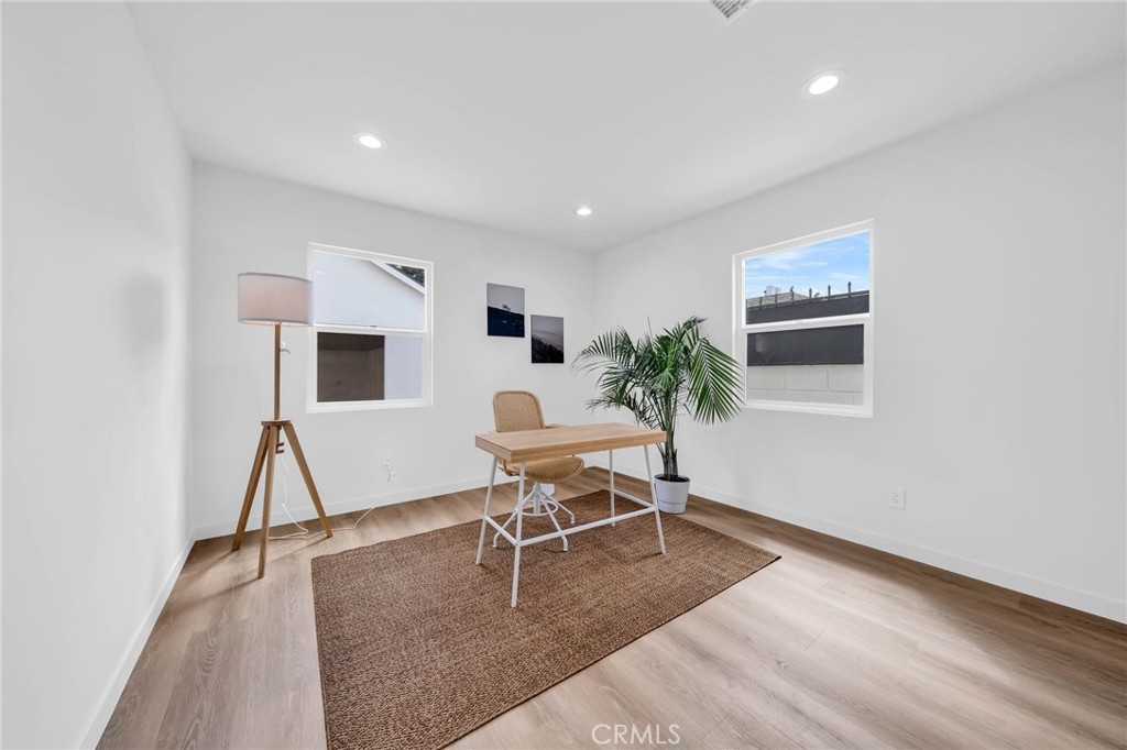9611 S Vermont Ave, Los Angeles, CA 90044