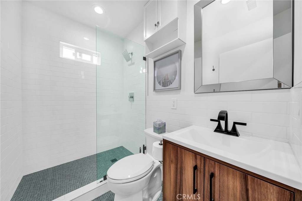 9611 S Vermont Ave, Los Angeles, CA 90044