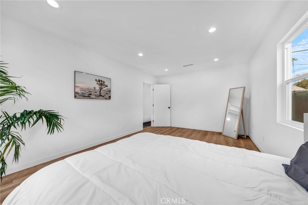 9611 S Vermont Ave, Los Angeles, CA 90044
