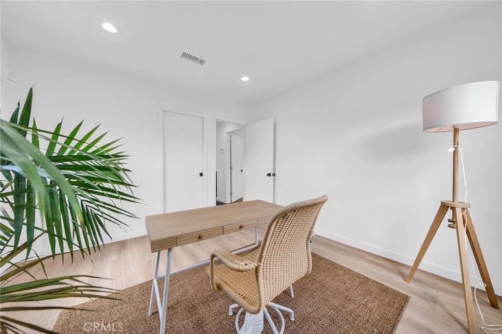 9611 S Vermont Ave, Los Angeles, CA 90044