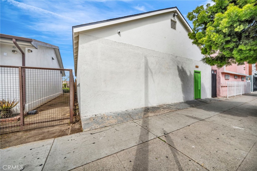 9611 S Vermont Ave, Los Angeles, CA 90044
