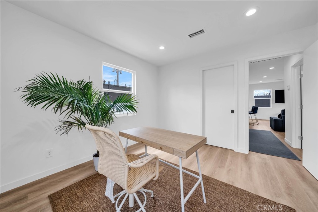 9611 S Vermont Ave, Los Angeles, CA 90044