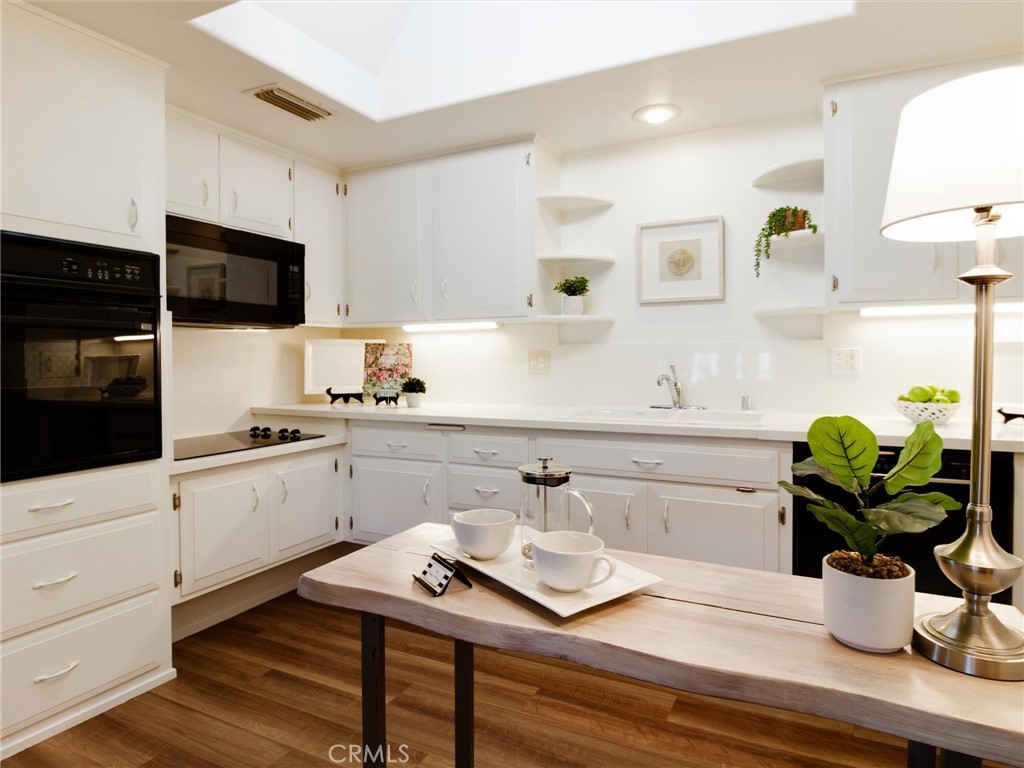 1400 Weeburn Road, #82-F, Seal Beach, CA 90740