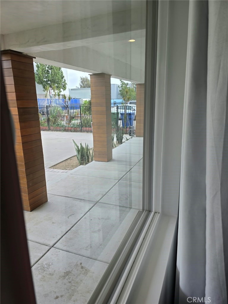335 N Harvard, Los Angeles, CA 90004