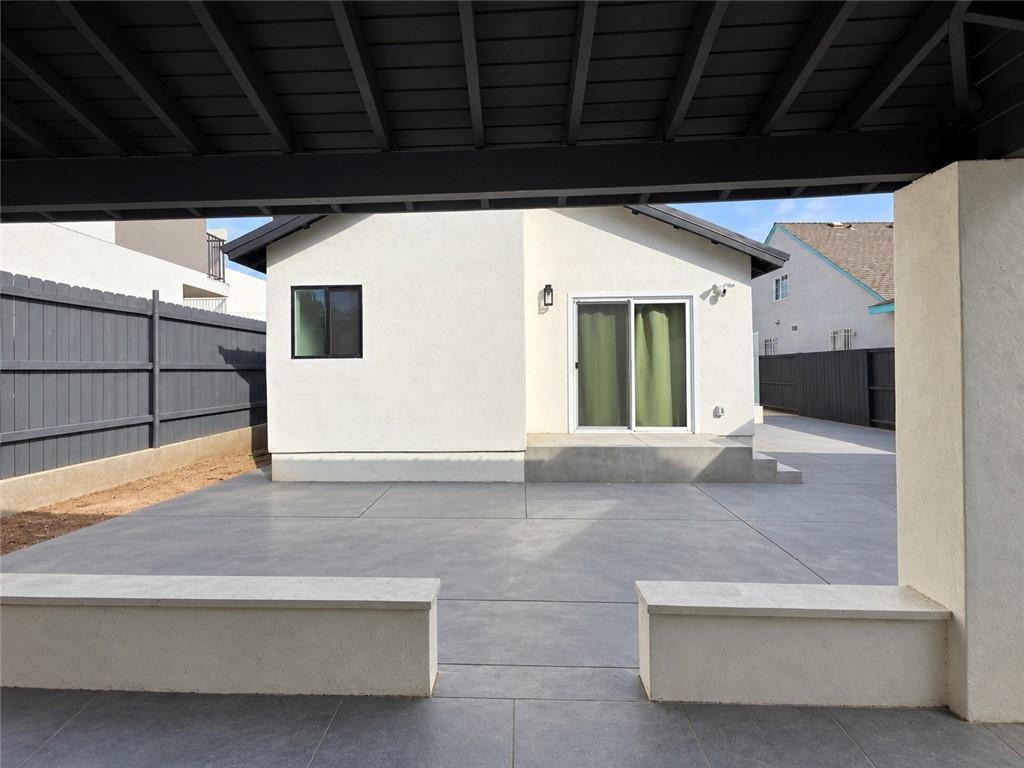335 N Harvard, Los Angeles, CA 90004