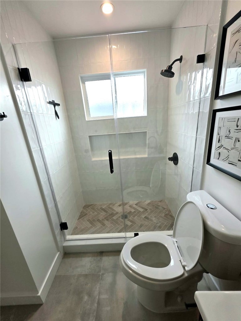 335 N Harvard, Los Angeles, CA 90004