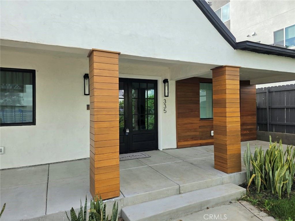 335 N Harvard, Los Angeles, CA 90004