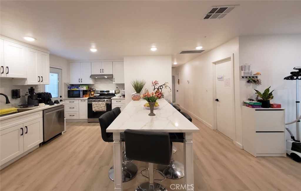 1738 VARNA S, Anaheim, CA 92804