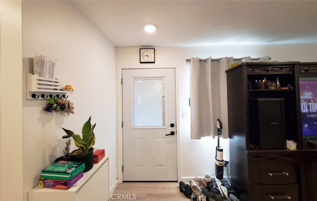 1738 VARNA S, Anaheim, CA 92804