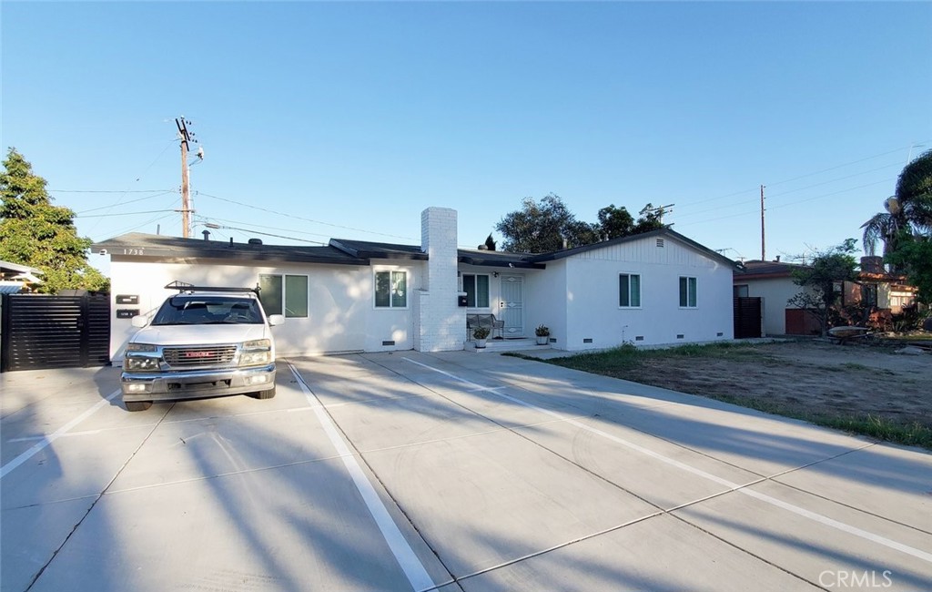 1738 VARNA S, Anaheim, CA 92804