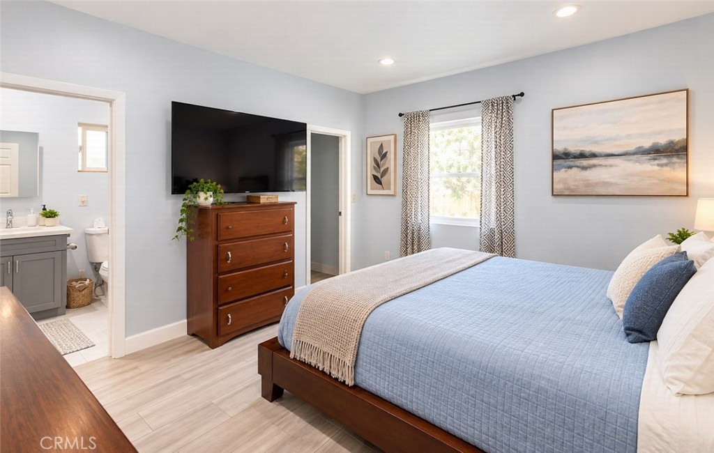 1738 VARNA S, Anaheim, CA 92804