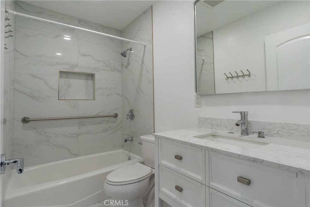 805 N Euclid Street, Santa Ana, CA 92703