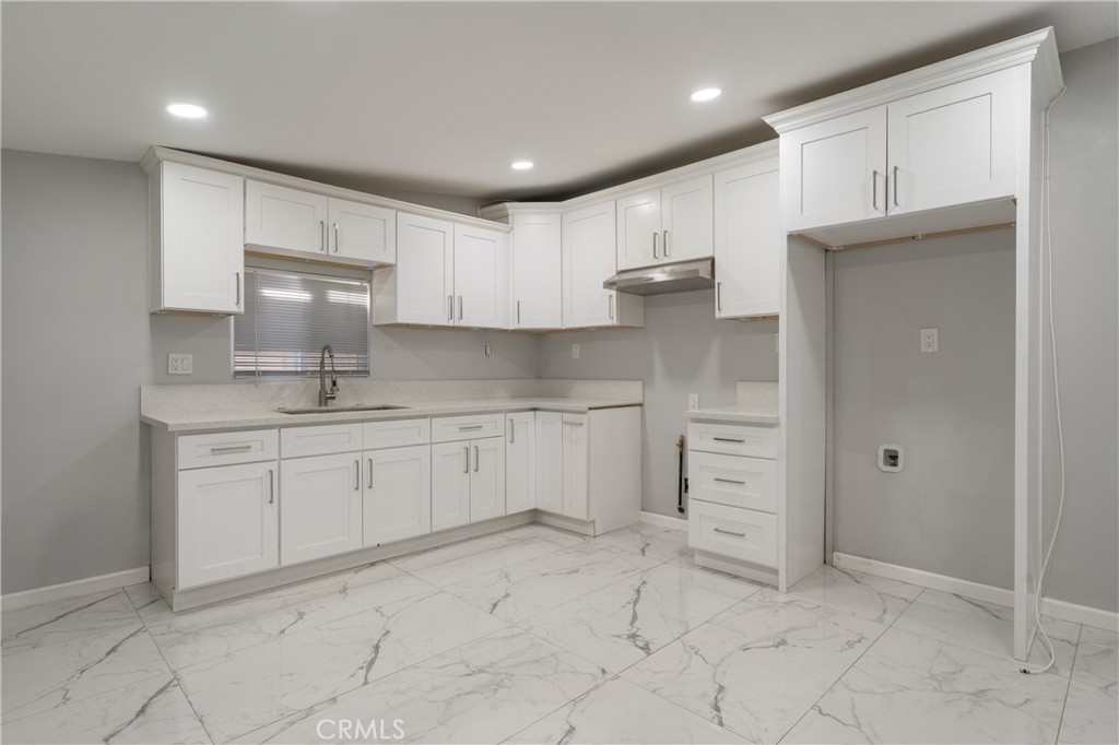 805 N Euclid Street, Santa Ana, CA 92703