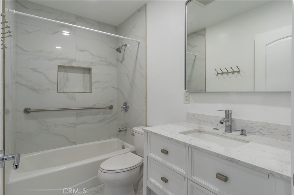 805 N Euclid Street, Santa Ana, CA 92703