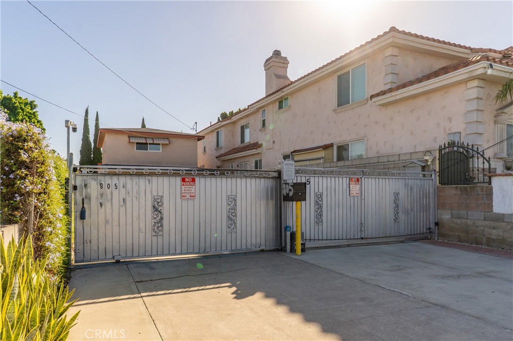 805 N Euclid Street, Santa Ana, CA 92703
