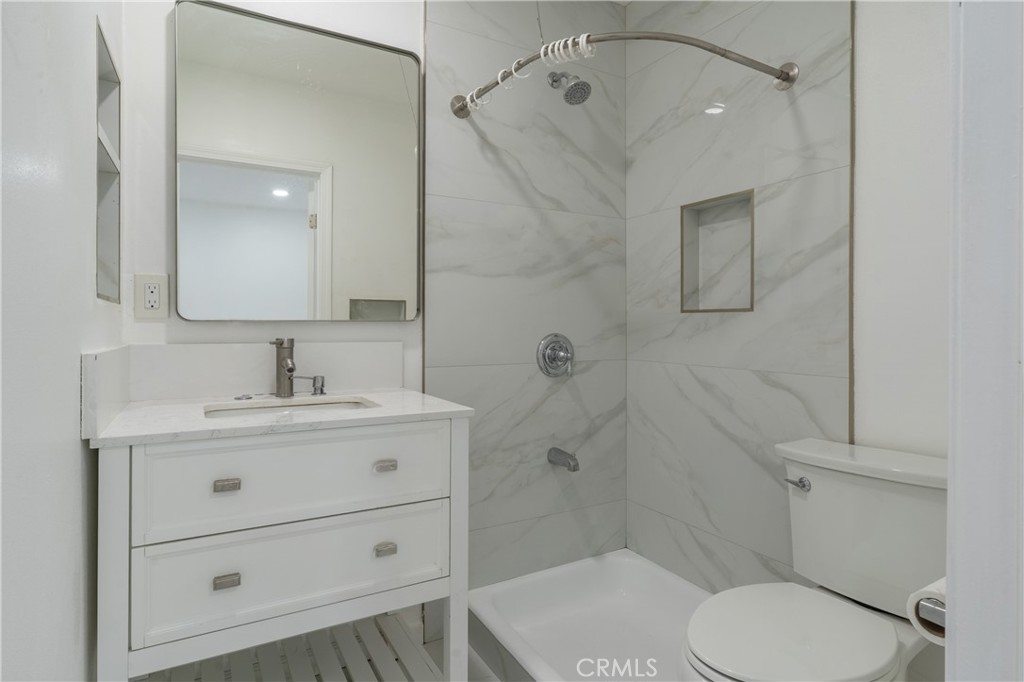 805 N Euclid Street, Santa Ana, CA 92703