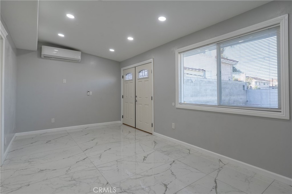 805 N Euclid Street, Santa Ana, CA 92703