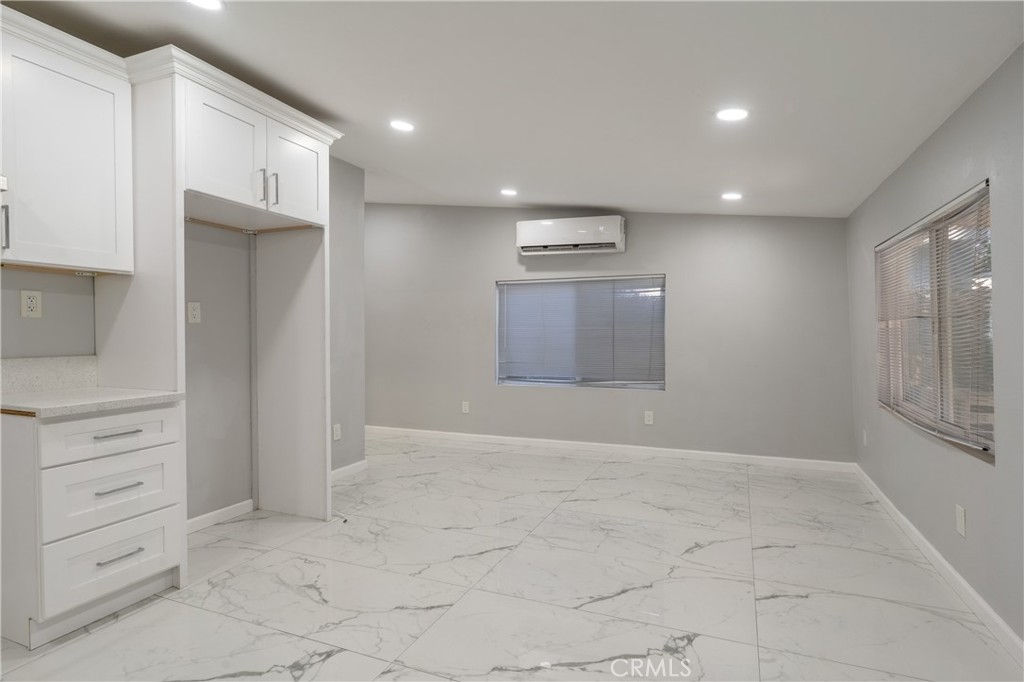 805 N Euclid Street, Santa Ana, CA 92703