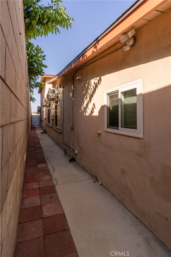 805 N Euclid Street, Santa Ana, CA 92703