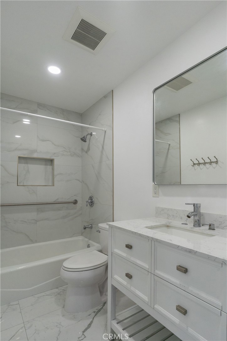 805 N Euclid Street, Santa Ana, CA 92703