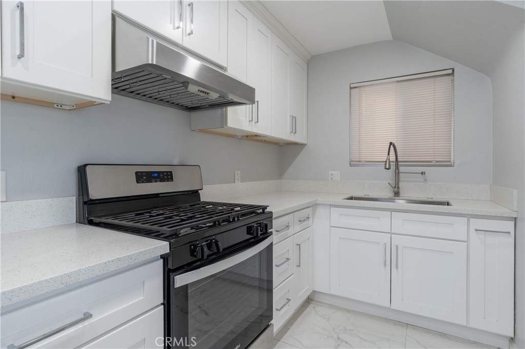 805 N Euclid Street, Santa Ana, CA 92703