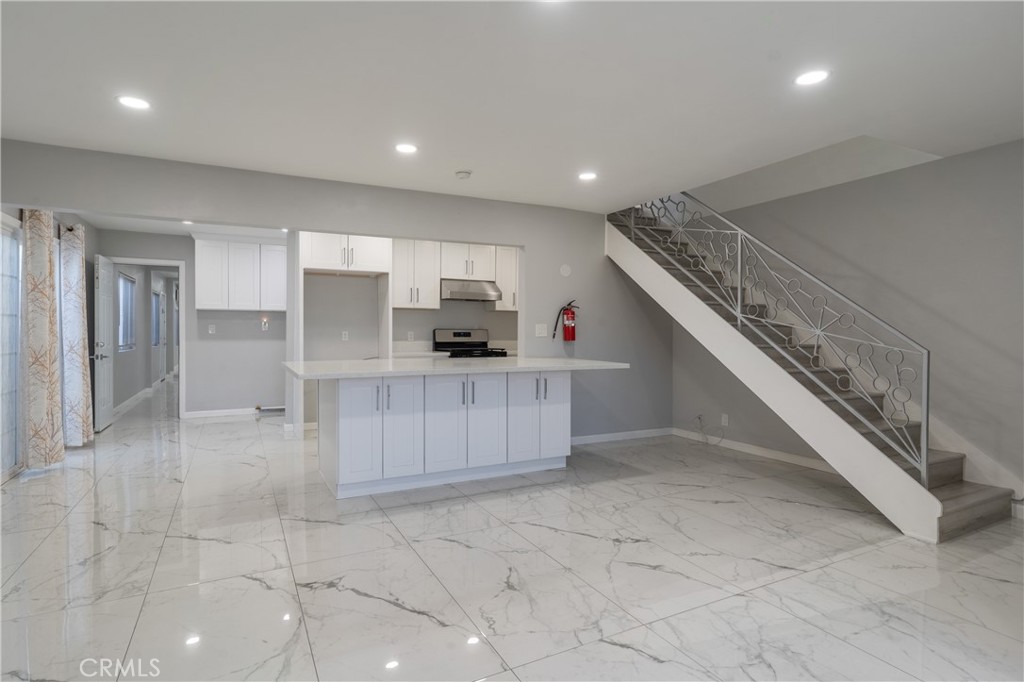 805 N Euclid Street, Santa Ana, CA 92703