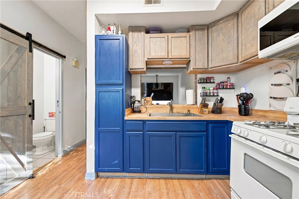 926 W Philadelphia, #R99, Ontario, CA 91762