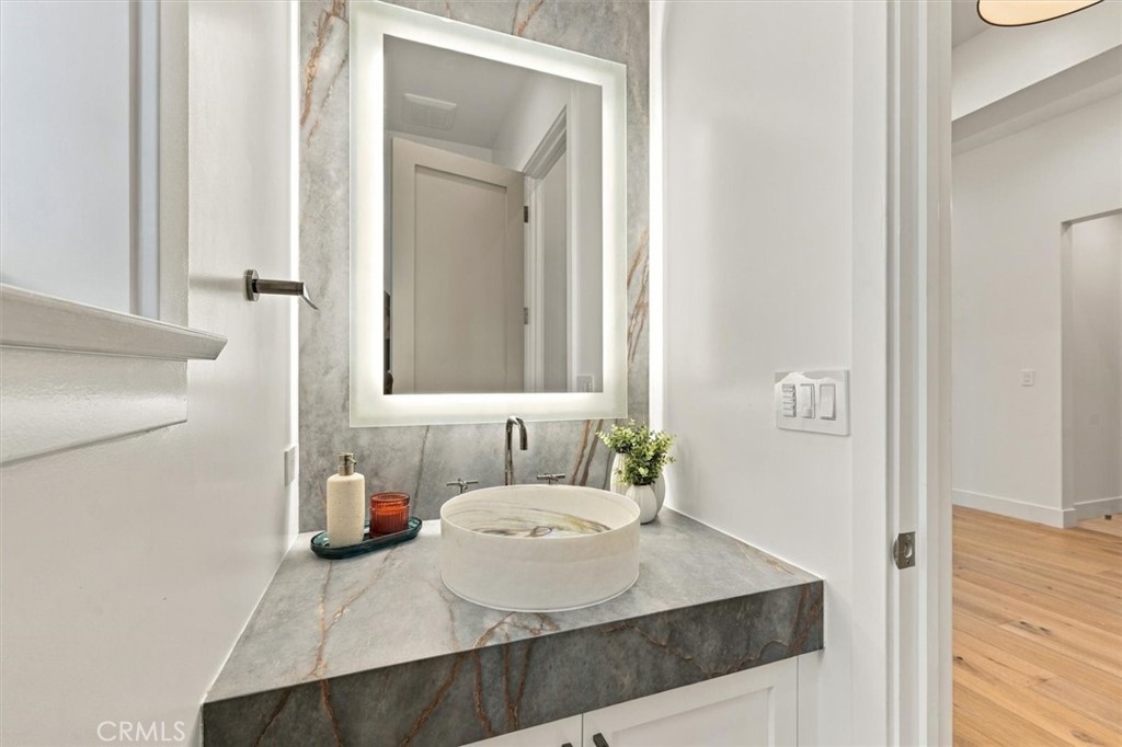 1808 Laurel Ave, Manhattan Beach, CA 90266