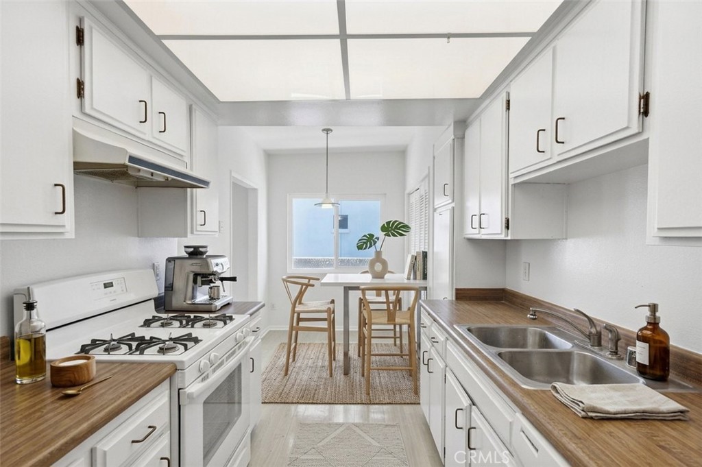 kitchen (2) virtual stage kitchen (2) virtual stage
