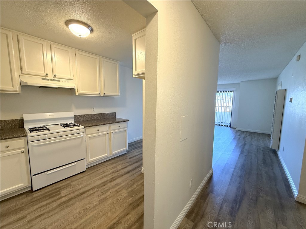 1212 Gladys Avenue, #201, Long Beach, CA 90804 1212 Gladys Avenue, #201, Long Beach, CA 90804
