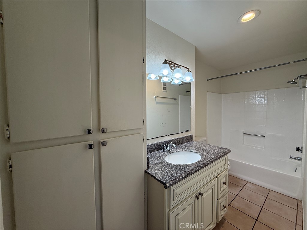 1212 Gladys Avenue, #201, Long Beach, CA 90804