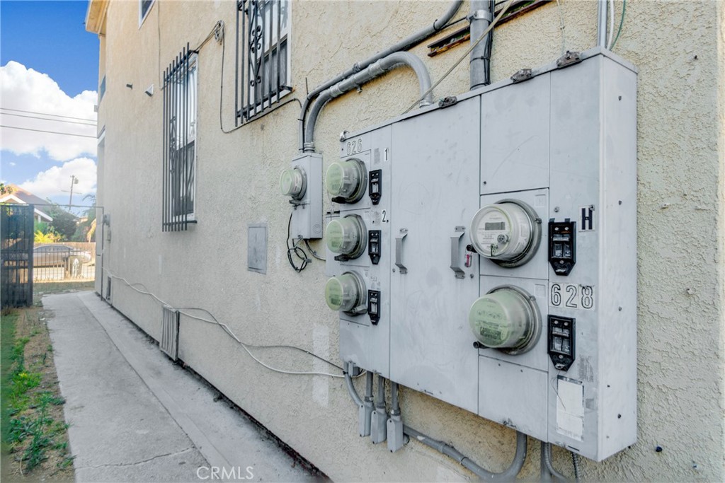 626 E 51st, Los Angeles, CA 90011 626 E 51st, Los Angeles, CA 90011