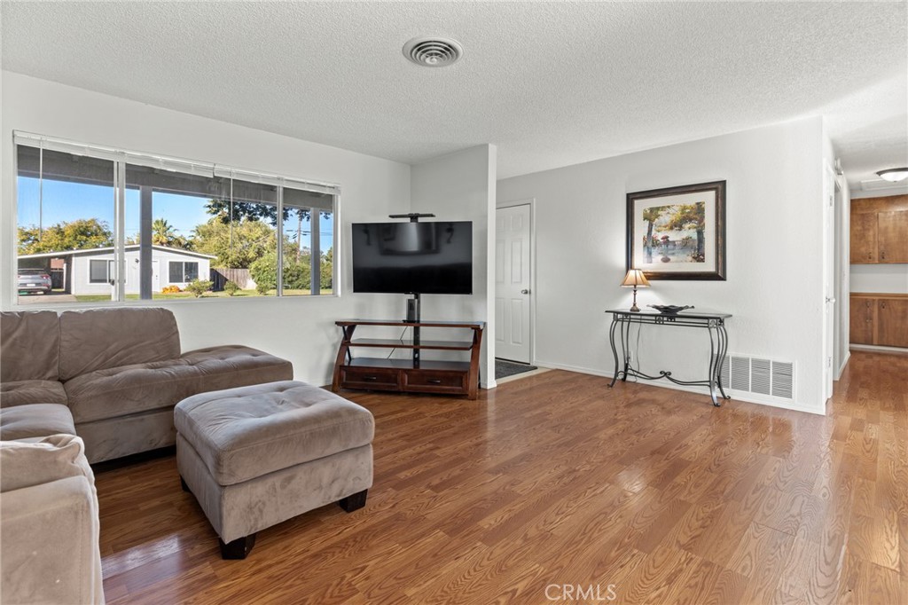 627 El Paso, Corning, CA 96021