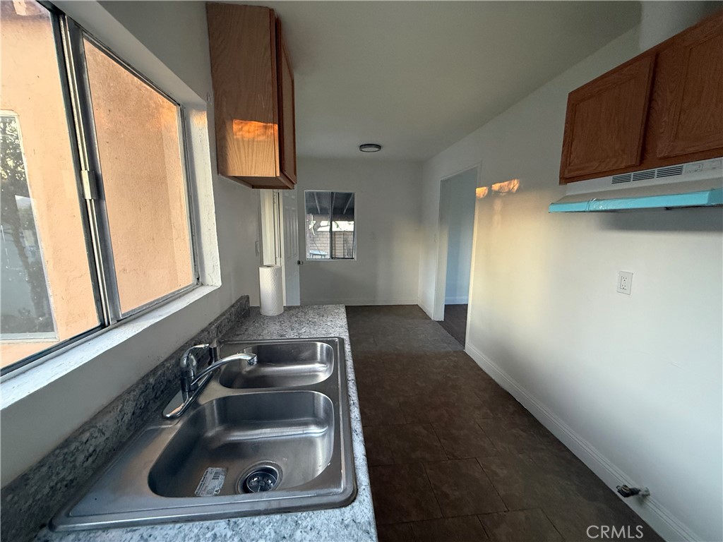 10004 San Fernando Road, Pacoima, CA 91331