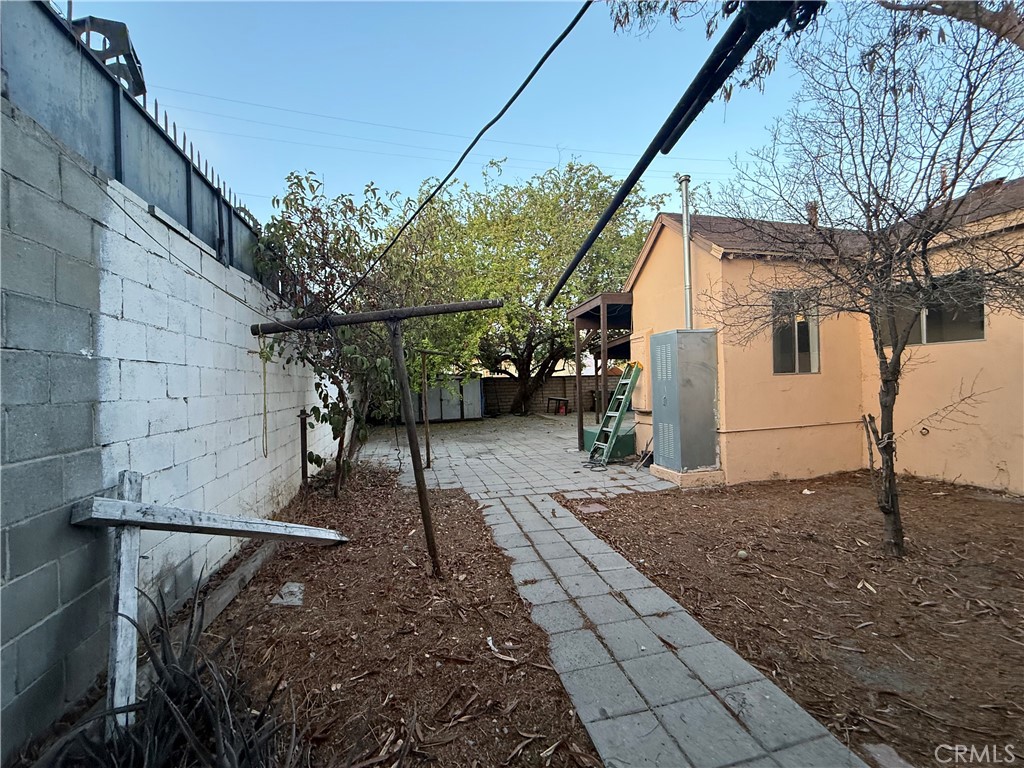 10004 San Fernando Road, Pacoima, CA 91331