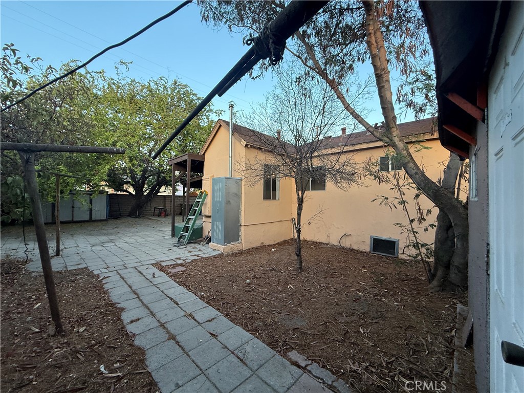 10004 San Fernando Road, Pacoima, CA 91331