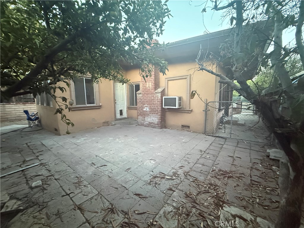 10004 San Fernando Road, Pacoima, CA 91331