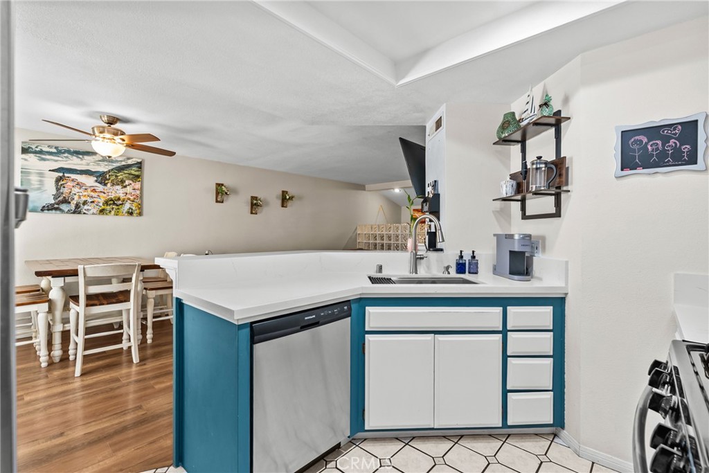 9915 Variel Avenue, #22, Chatsworth, CA 91311