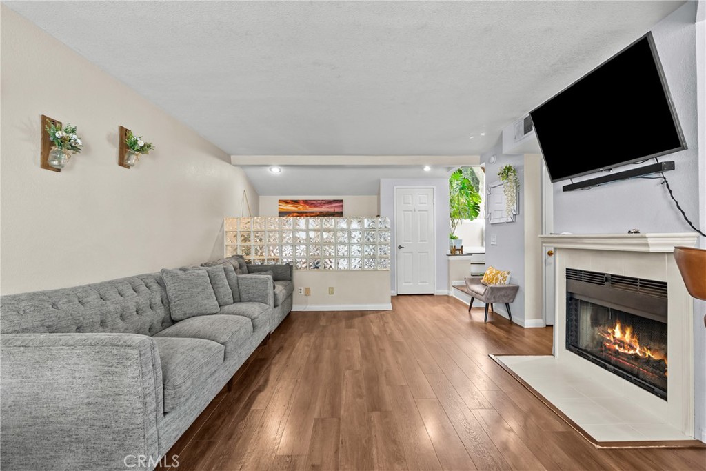 9915 Variel Avenue, #22, Chatsworth, CA 91311
