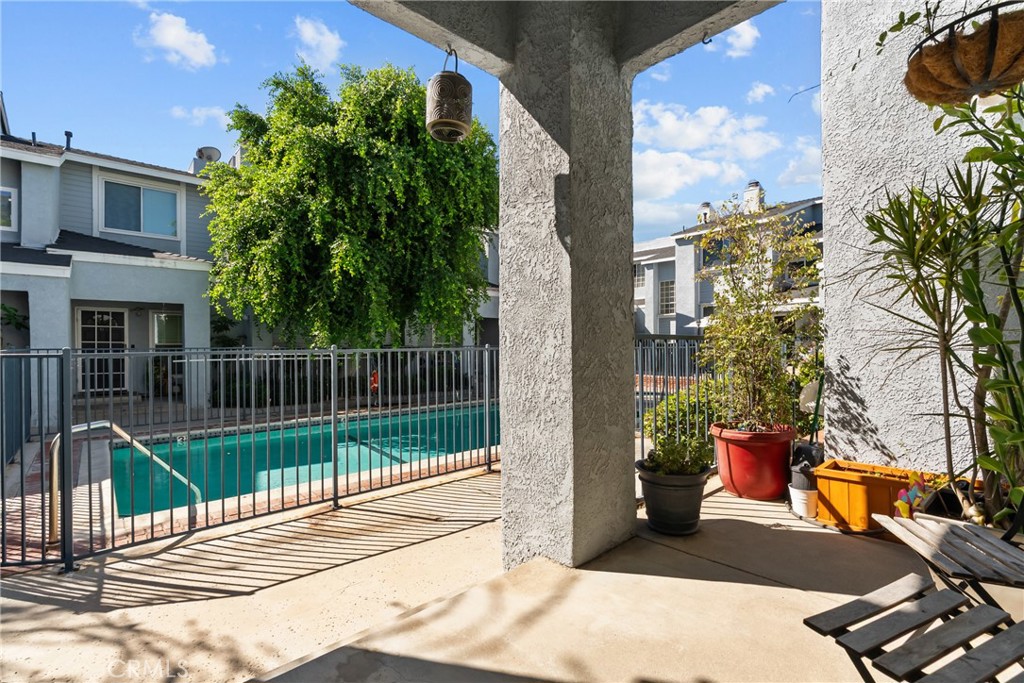 9915 Variel Avenue, #22, Chatsworth, CA 91311