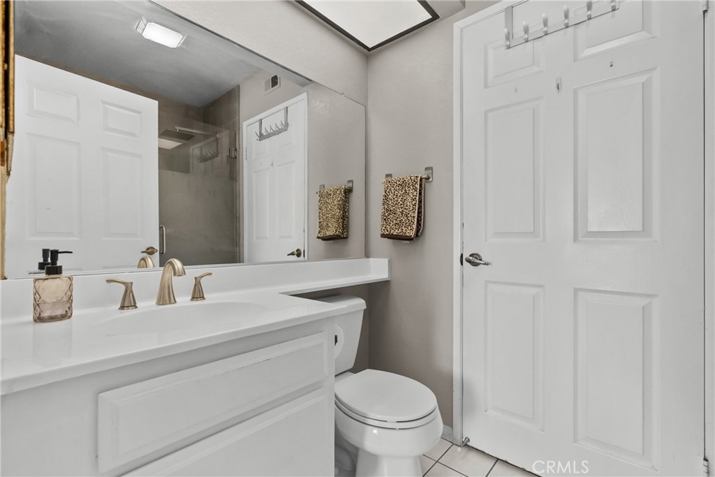 9915 Variel Avenue, #22, Chatsworth, CA 91311