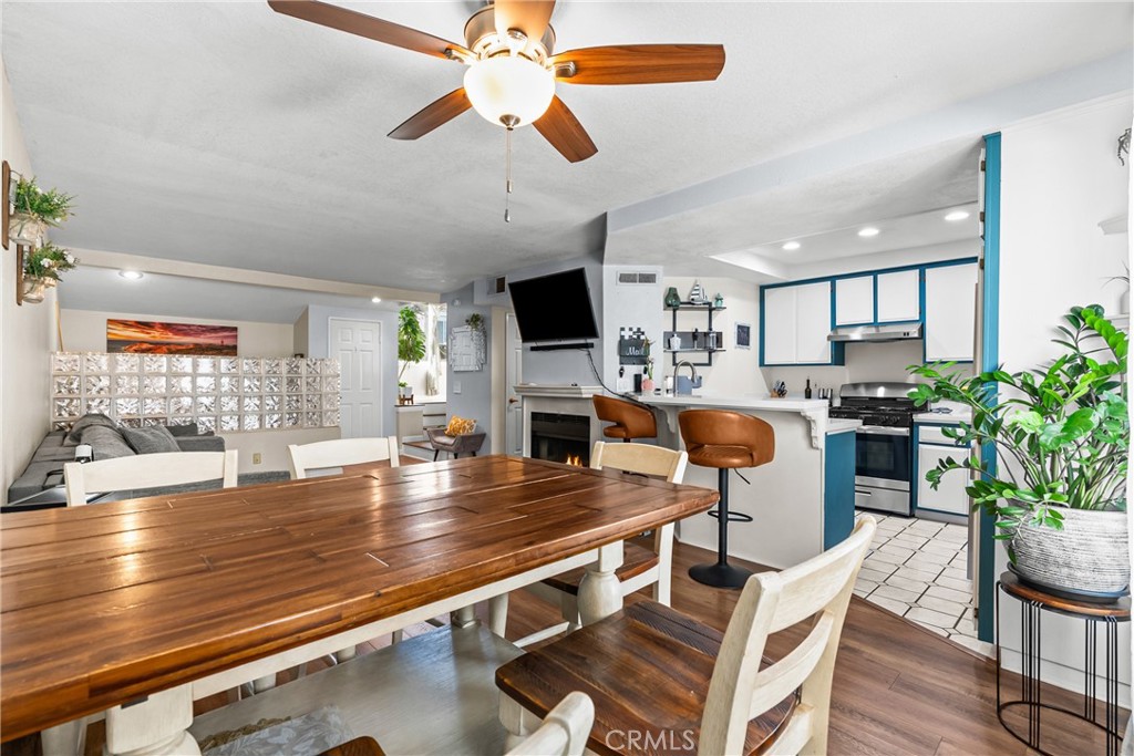9915 Variel Avenue, #22, Chatsworth, CA 91311