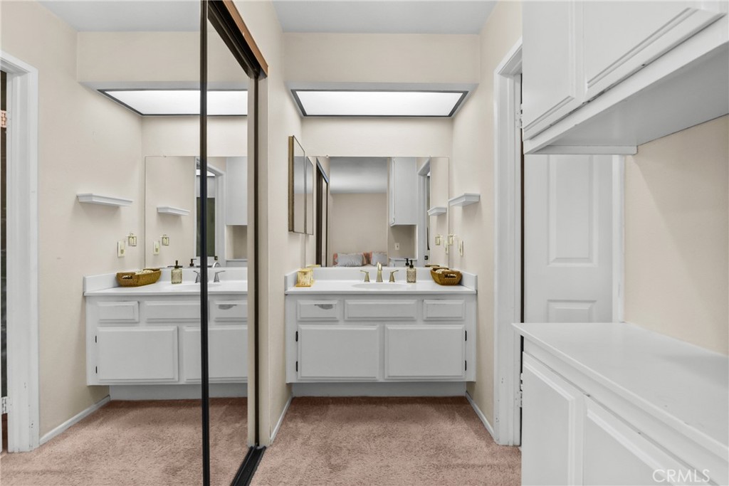 9915 Variel Avenue, #22, Chatsworth, CA 91311